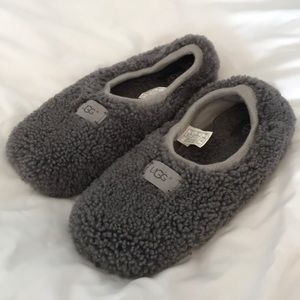 Women’s gray ugg slippers size 9